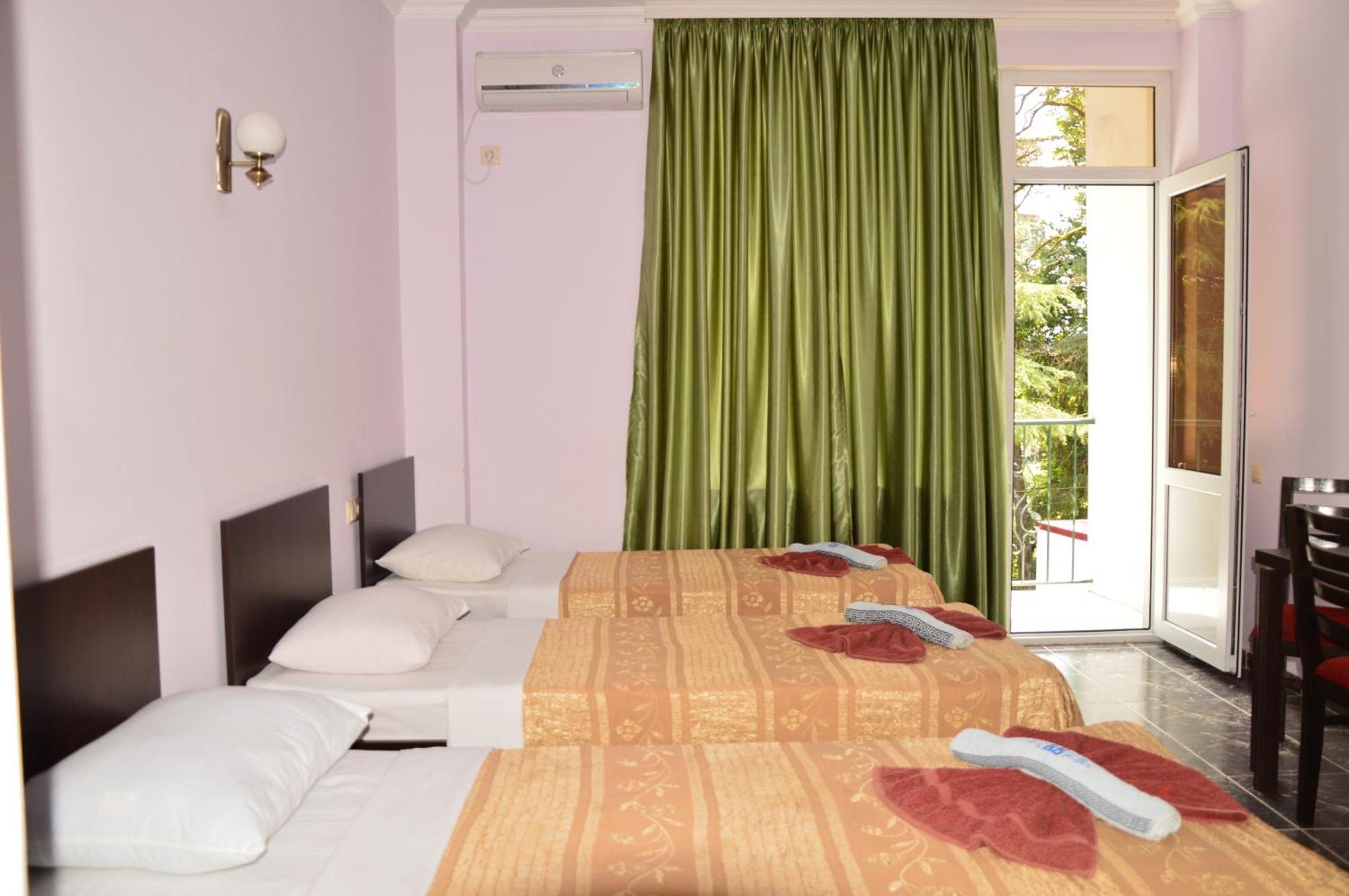 אורקי Golden Fleece Hotel חדר תמונה