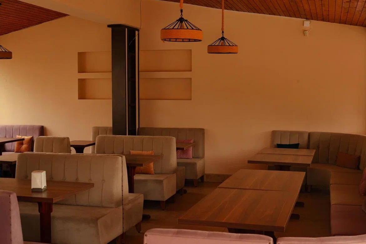 אורקי Golden Fleece Hotel מראה חיצוני תמונה