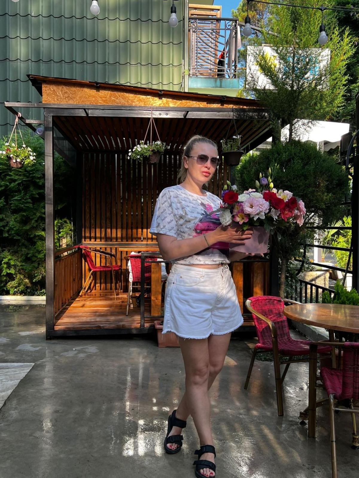 אורקי Golden Fleece Hotel מראה חיצוני תמונה